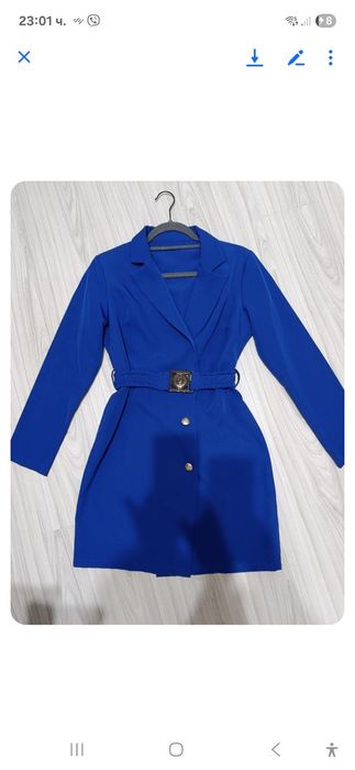 Рокля тип сако в кралско синьо