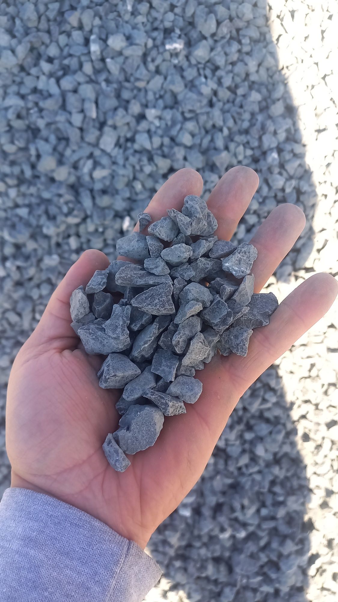 Piatră criblură curată diferite mărimi Nisip sort balastru Pământ