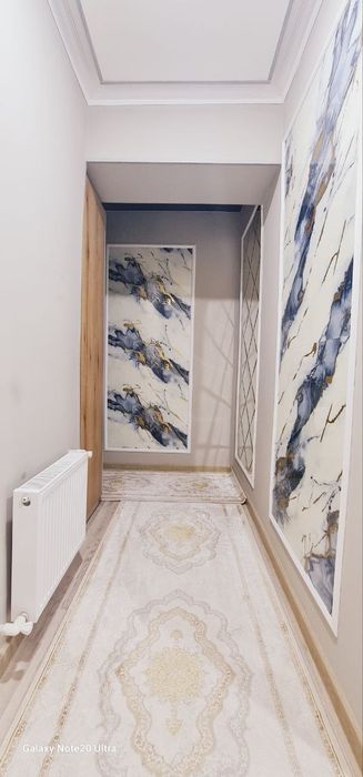 Xon Saroy domdan 4 xonali uy sotiladi.