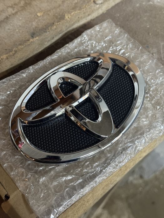 Значок Тойота Toyota королла камри