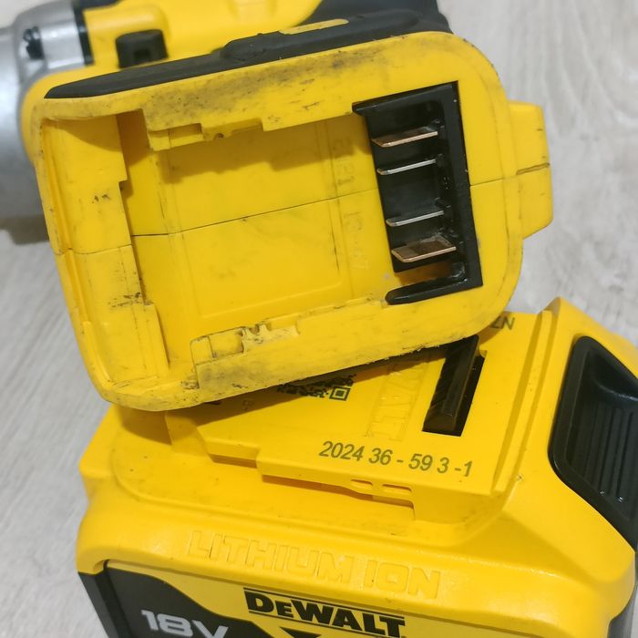 Impact cu patrat 1/2 DeWalt DCF894