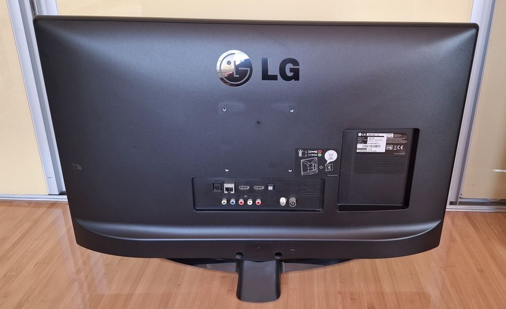 Televizor LED Smart LG, 70 cm