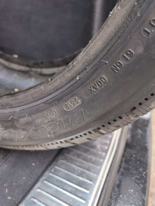 235/45/19 MICHELIN