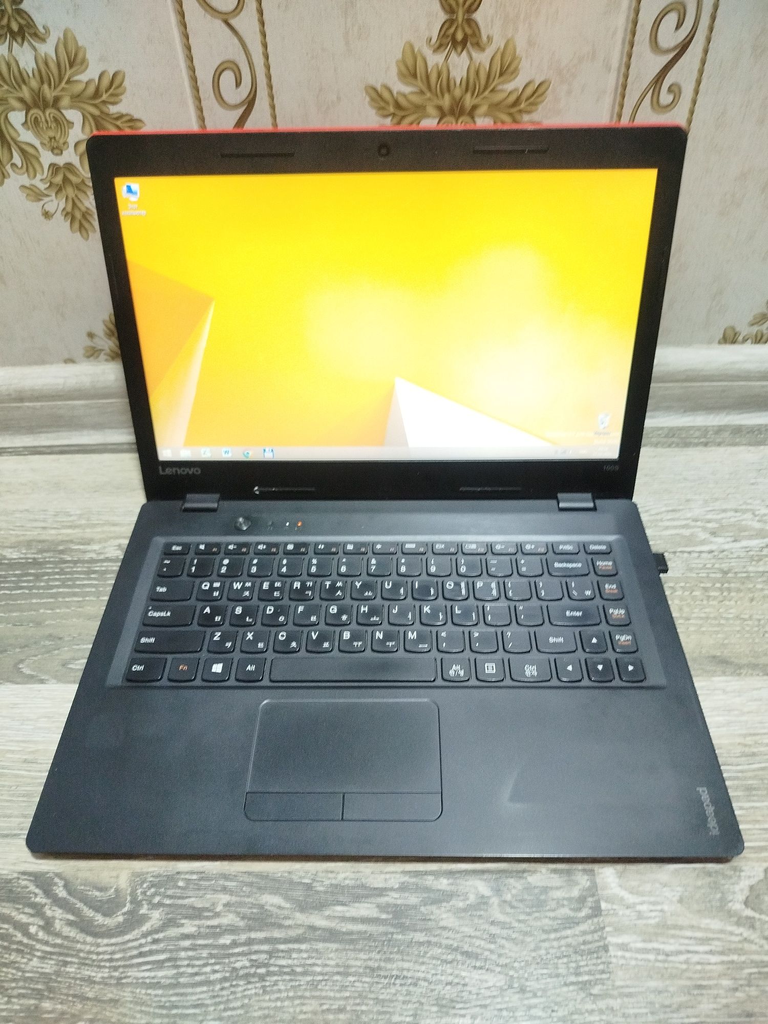 Lenovo ofisnoy noutbuk 2/128gb
