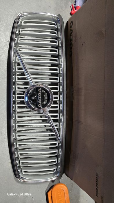 Masca originala xc90 2018 cu tot cu camera frontala