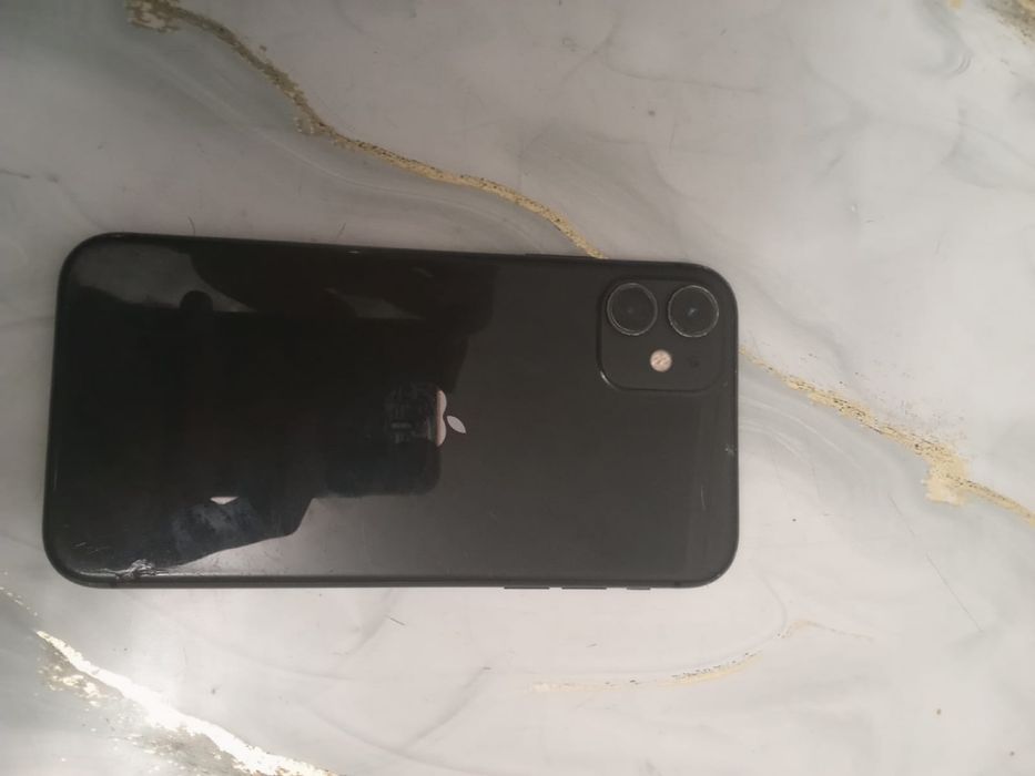 Продам айфон 11 обычный