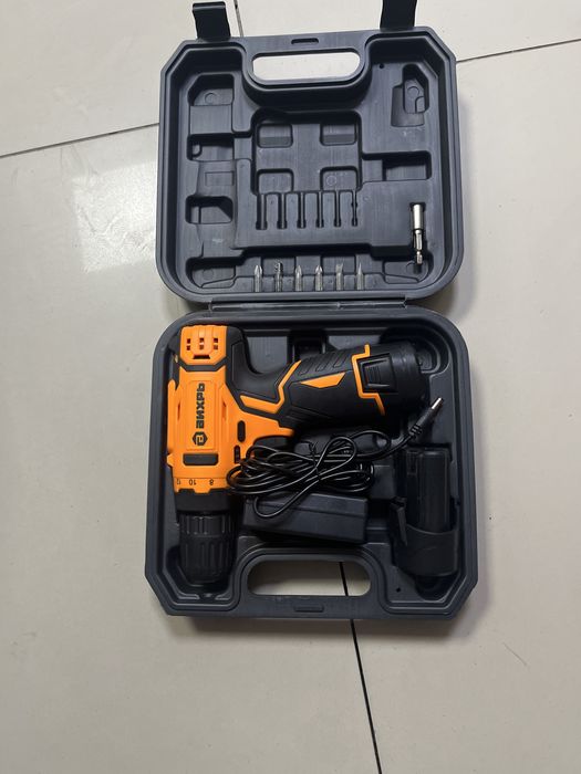 Шуруповерт вихрь