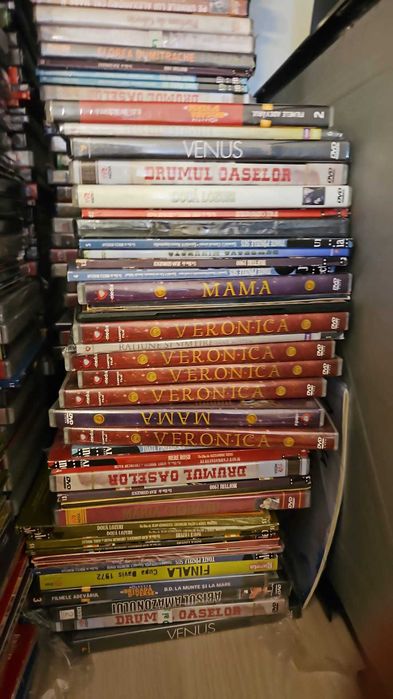 Vand filme romanesti de colectie