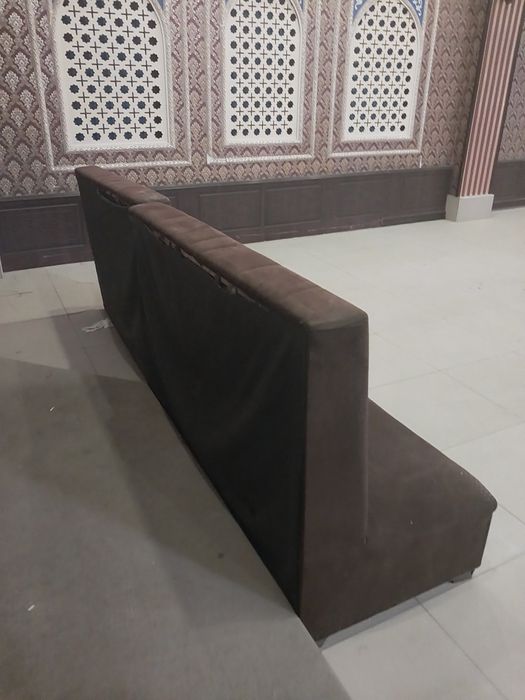 Divanlar sotiladi