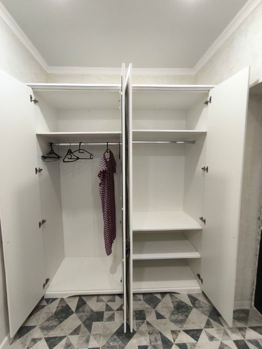 Шкаф в спальню или прихожую