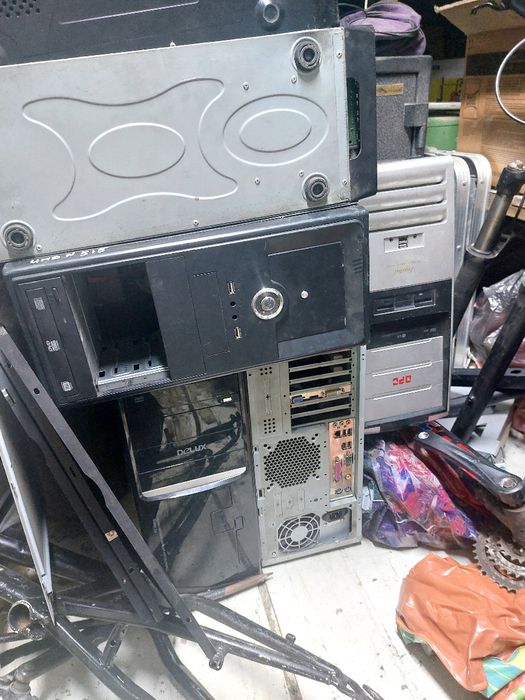 Продаю компьютерный хлам