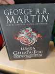 Vand carte Lumea de gheata si foc, de G.R.R. Martin