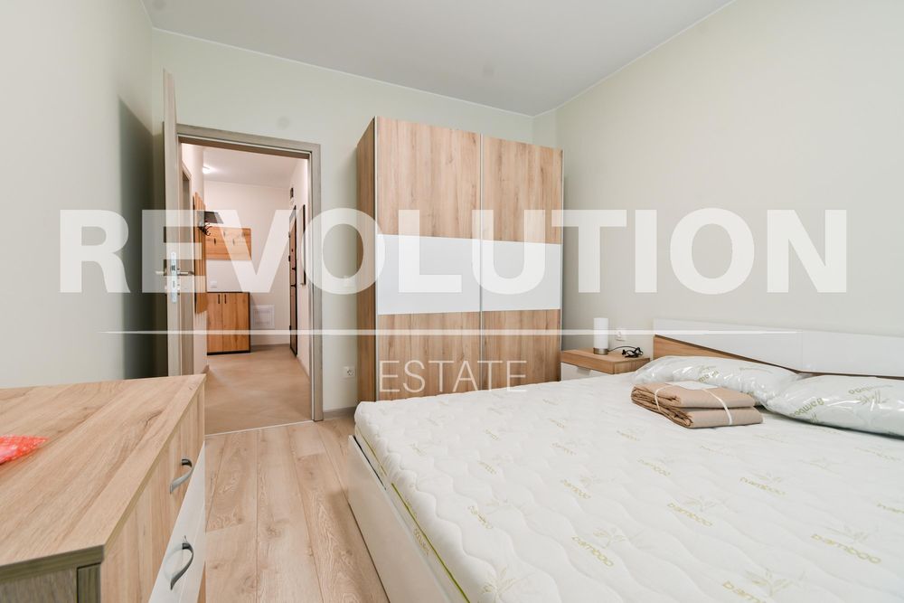 Дава се под наем Тристаен апартамент в София, Малинова долина - 100 кв.м за 950 € - Снимка #3