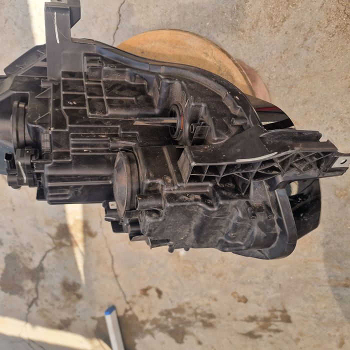 Renault SCENIC 4  2020 десен фар