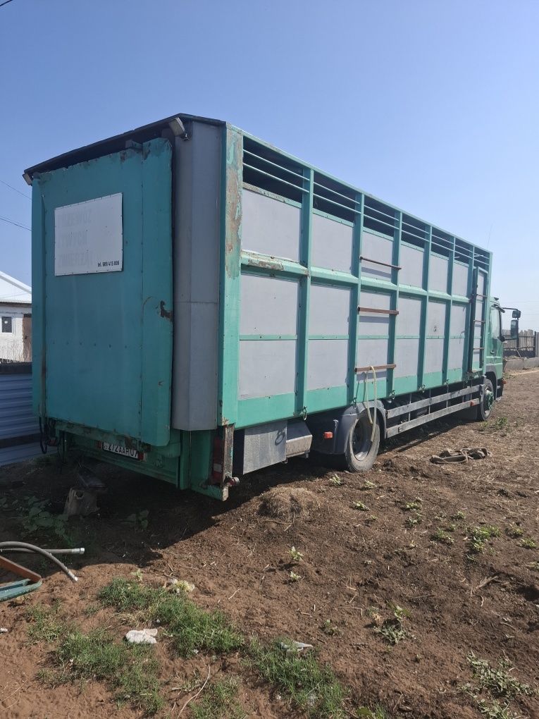 Продаётся мерседес сокотовоз  8 ми тонник в хорошем состоянии