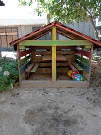 Детска дървена къща от палета