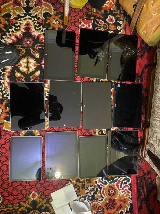 Продаю планшеты Срочно !