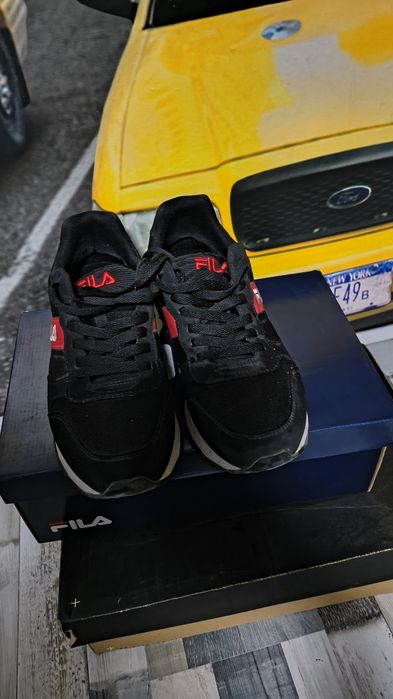 Маратонки фила 44 номер