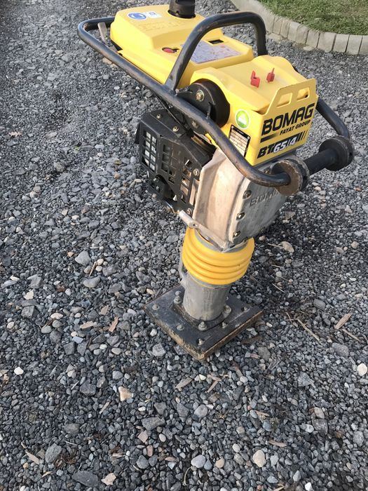 Închiriez elicopter, lipa/rigla vibranta, picior/placa compactoare