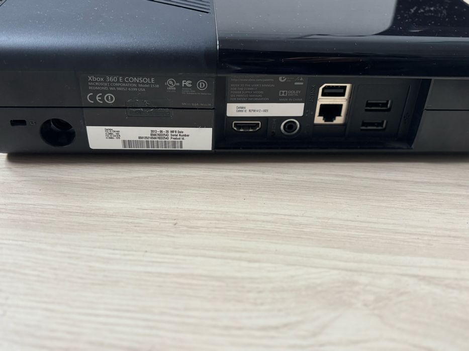 Xbox 360 E, modat, mantea originala, 320gb, Kinect