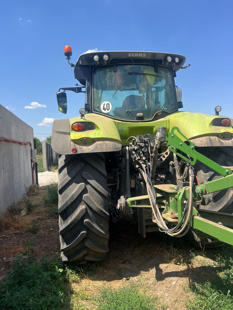 Tractor Claas Axion 810