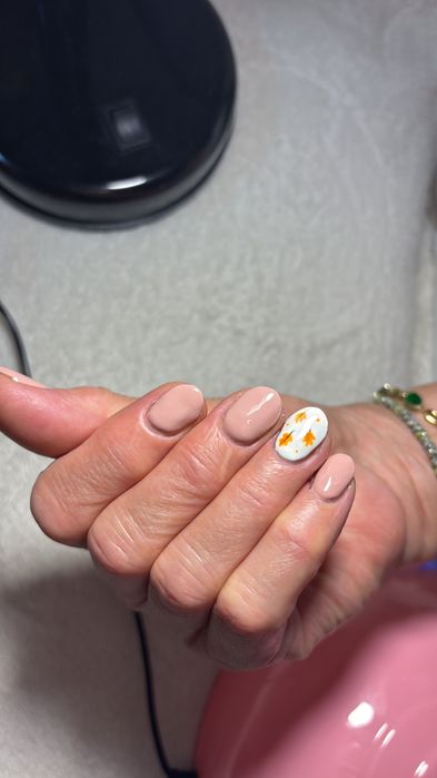 Unghii cu gel/ semipermanent