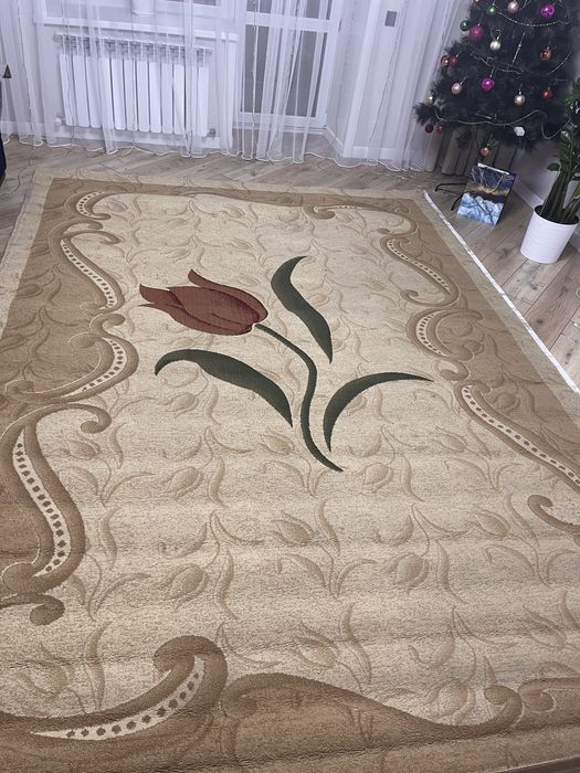 Продам ковер в отличном состоянии