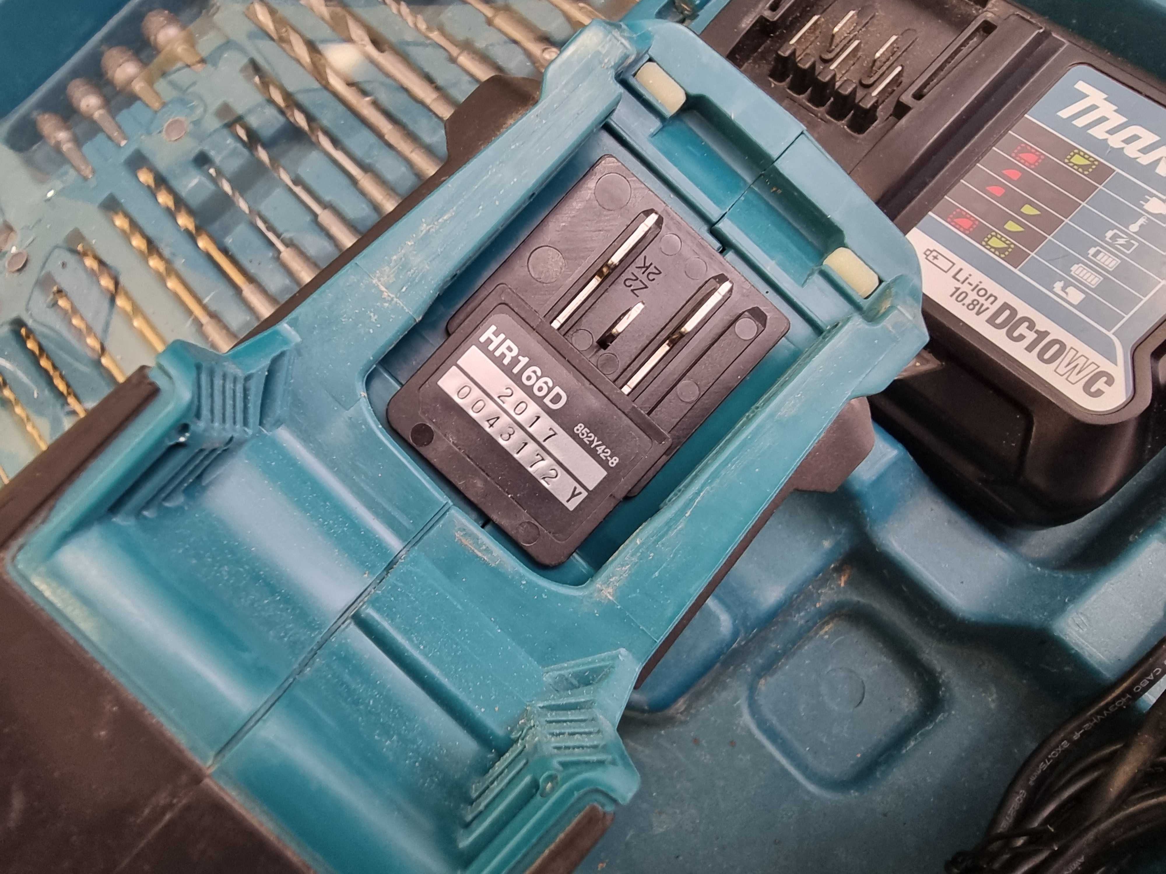 Акумулаторен перфоратор  MAKITA HR166D