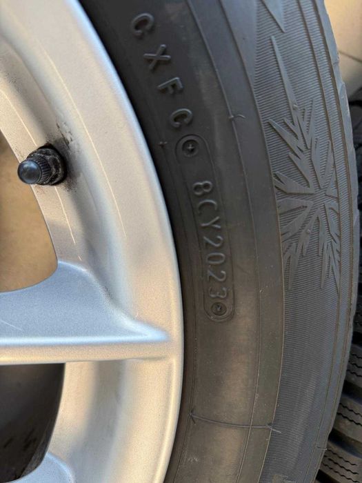 Set jante BMW originale + anvelope 2023 TOYO TIRES de iarna 225/60 R17