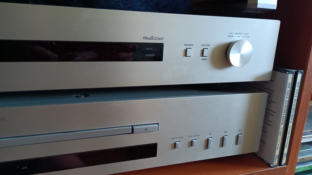 Vând cd-player Yamaha cd-s700
