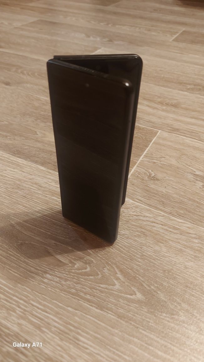 Samsung Galaxy z fold 3 .512 g