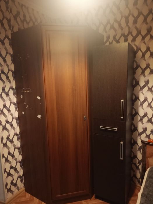 Шкаф угловой, двухдверный, и пенал