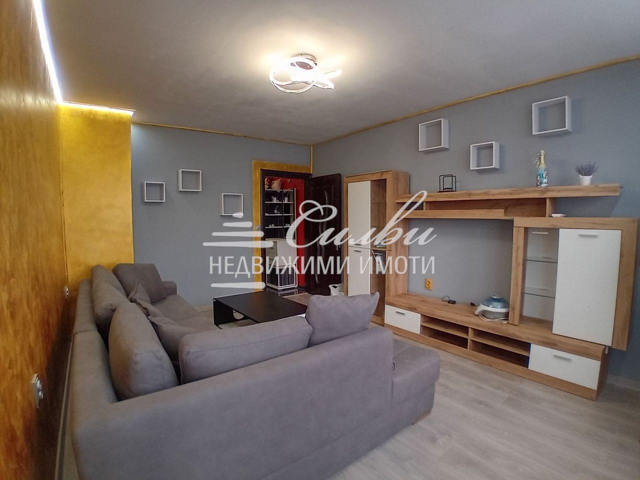 Продава се Двустаен апартамент в Шумен, Еверест - 64 кв.м за 1315 €/кв.м - Снимка #1