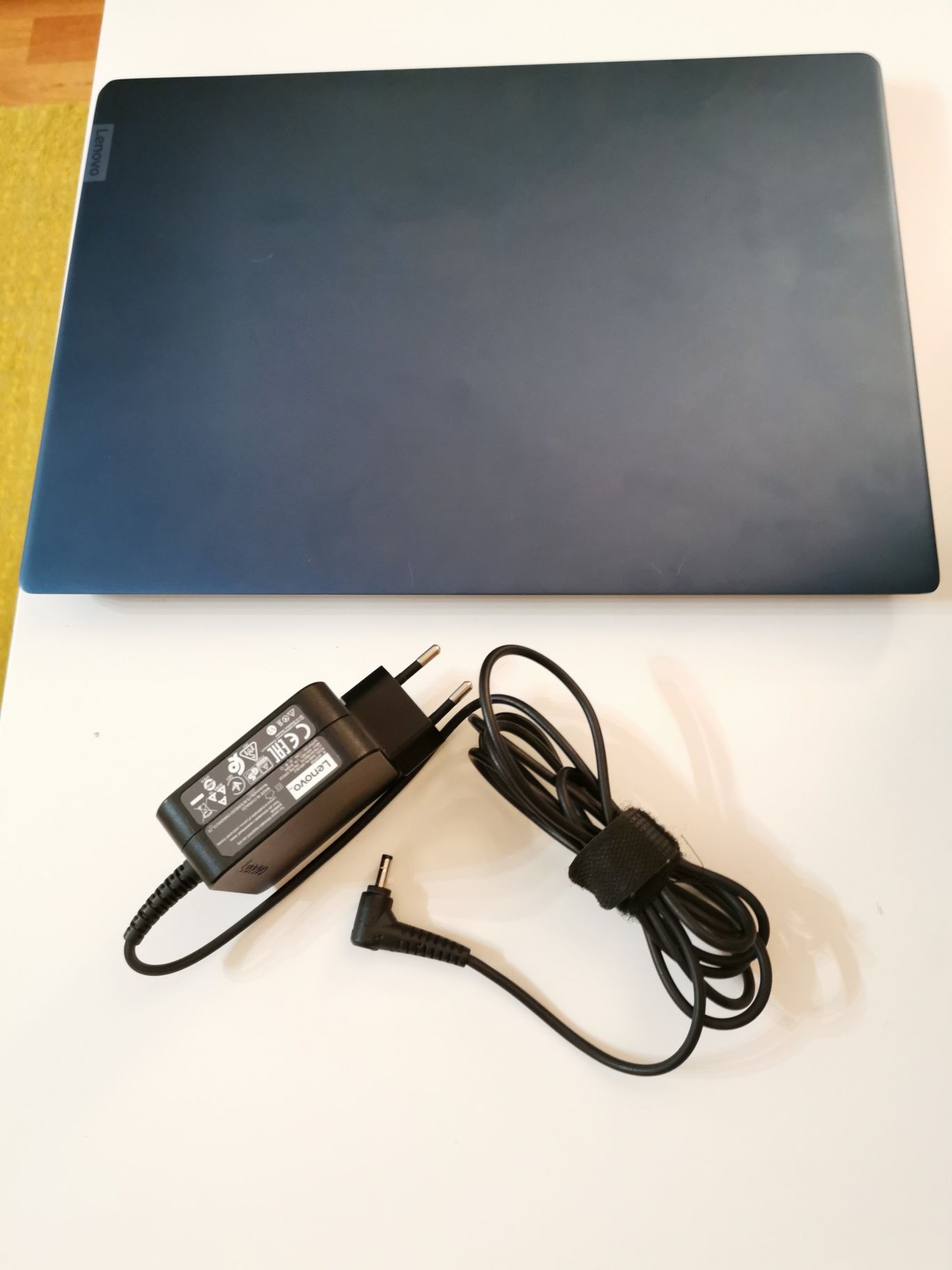 Laptop LENOVO IdeaPad 330S-14IKB, Intel Core i5-8250U, diagonală 14"