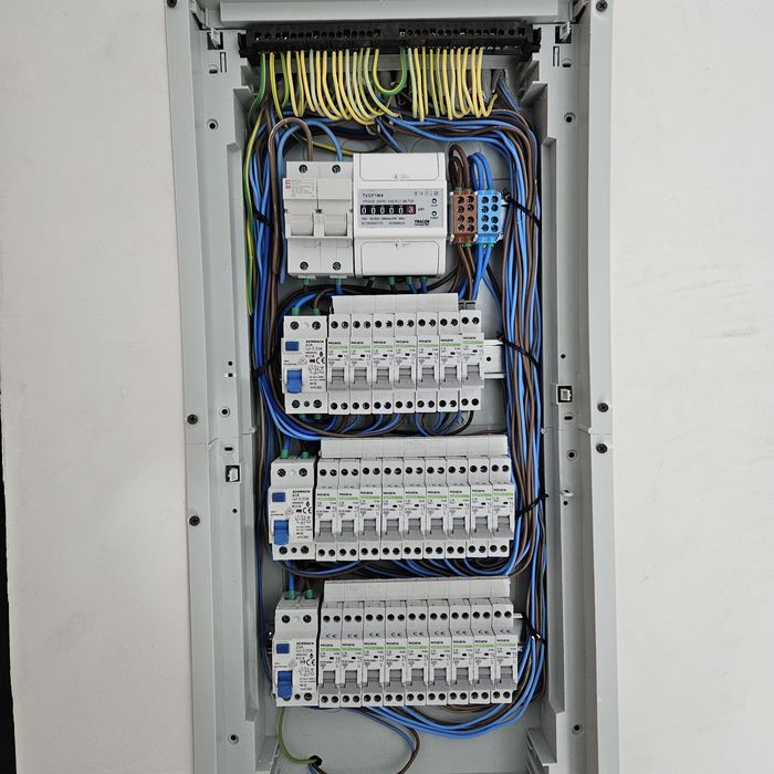 Electrician instalatii electrice/Intervenții instalatii electrice