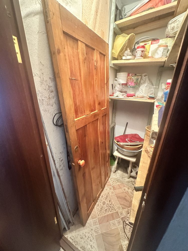Продам деревянную дверь 198х80
