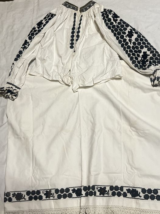 ie si poale traditionale foarte vechi peste 100 de ani