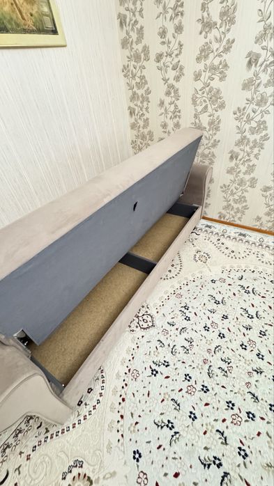 Продается диван в отличном состоянии