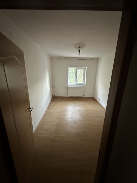 Apartamen 2 camere etajul 3 din 8 ultra central strada Stefan cel Mare