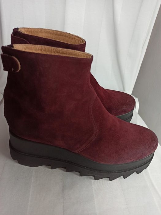 Нови кожени боти