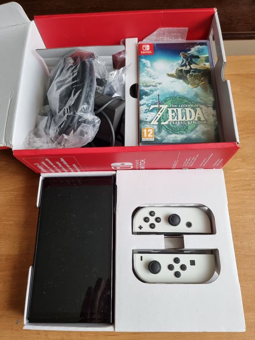 Nintendo Switch Oled,Zalda și Mario Cart impecabil