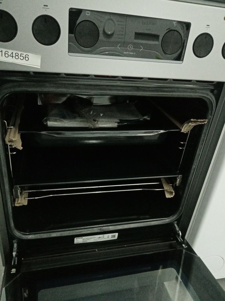 Cuptor electric Gorenje cu plita vitroceramica