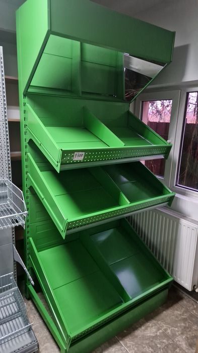 Poarta acces magazin si rafturi de magazin