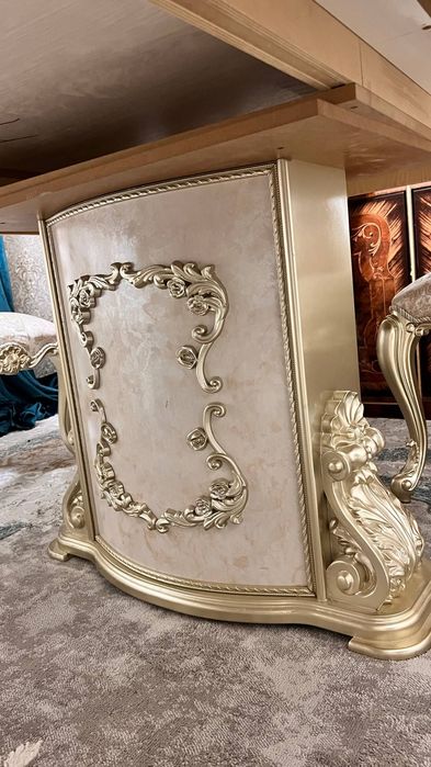 Стол ва 12 та стул