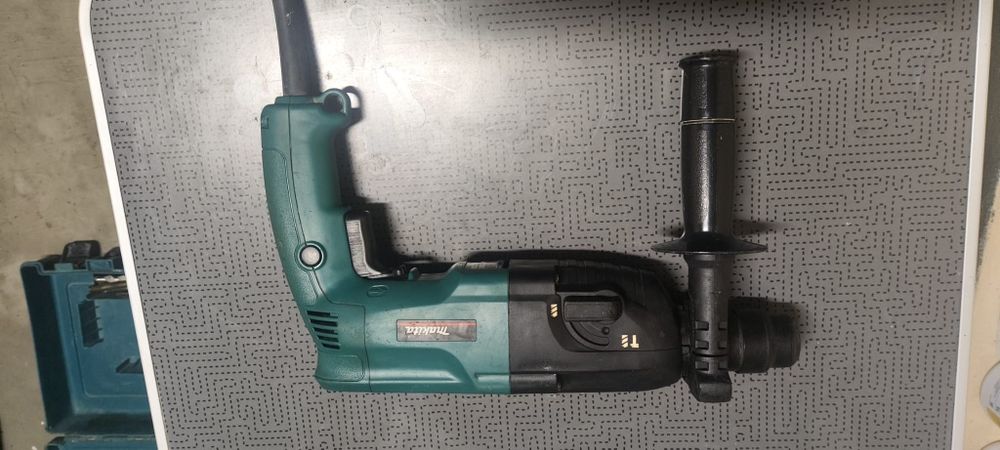 Ciocan rotopercutor cu 3 funcții Makita hr 2020