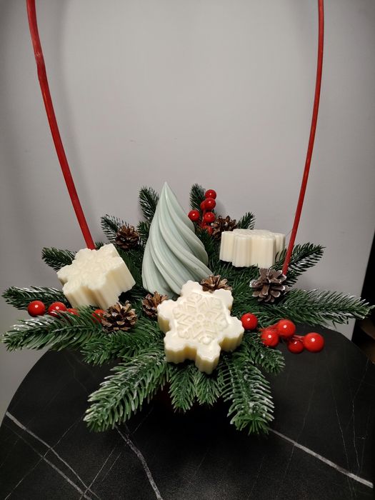 Vând aranjamente de Crăciun din ceară de soia.