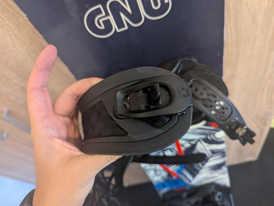 GNU Carbon Credit cu Legaturi Union Flite Pro