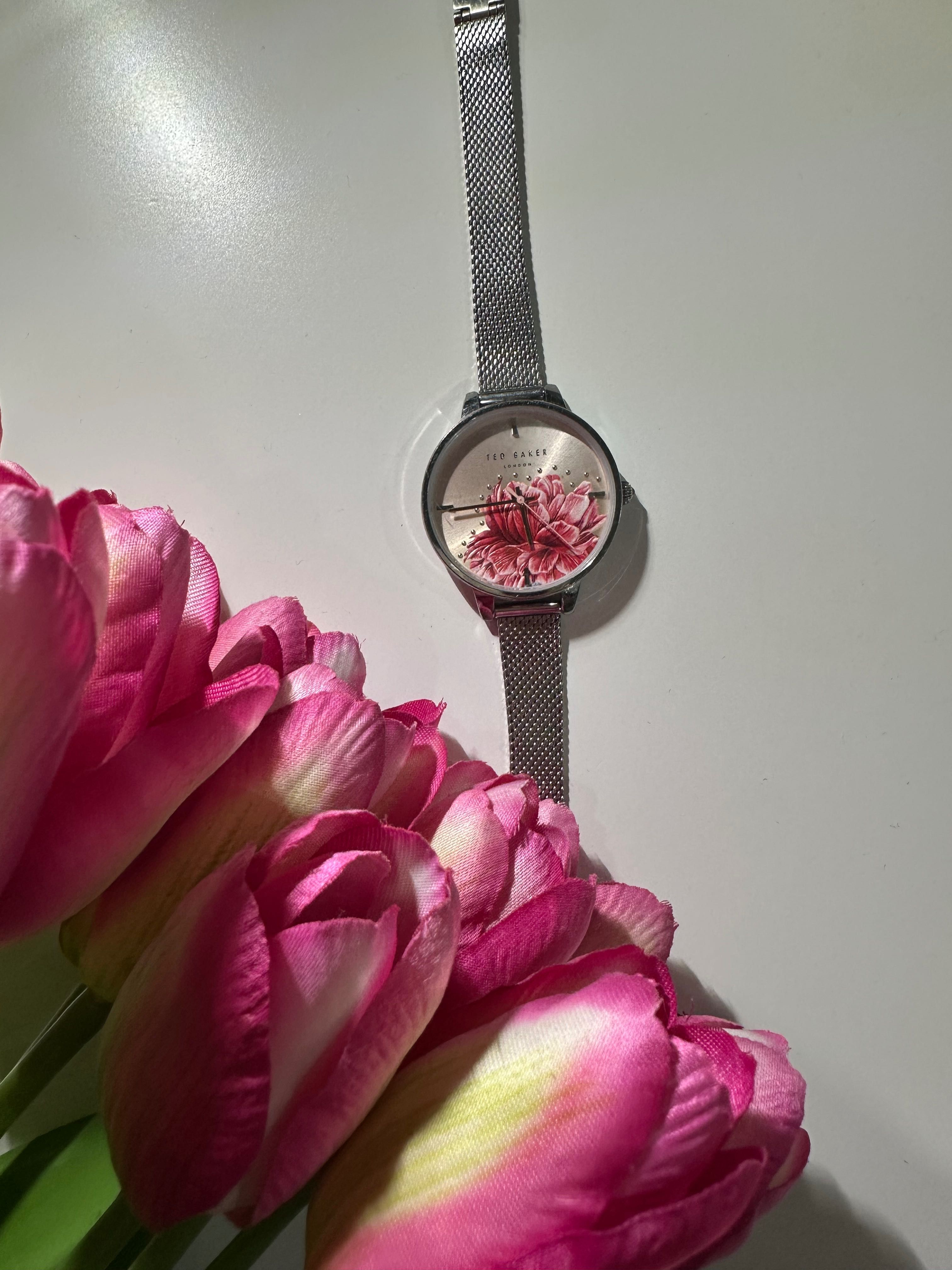 Ted Baker часовник с цвете