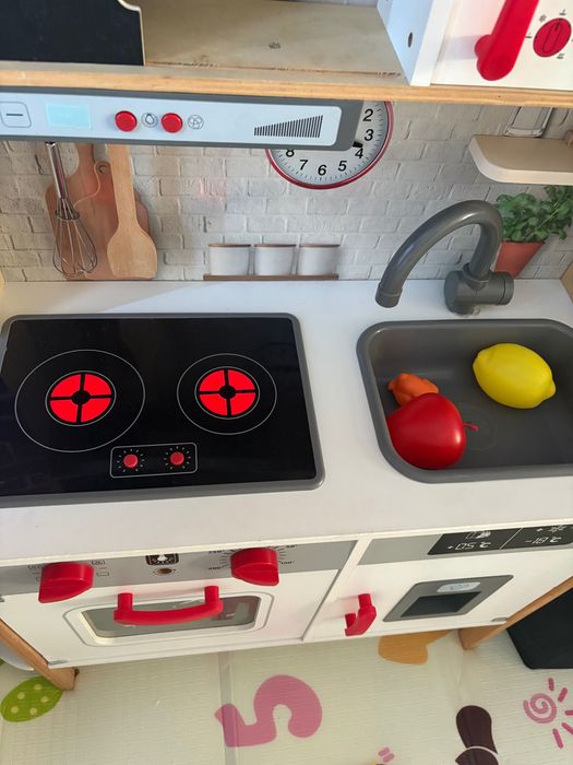 Детска дървена кухня