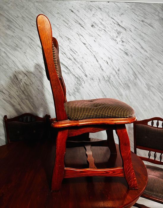 Set masă extensibila din lemn masiv cu 6 scaune